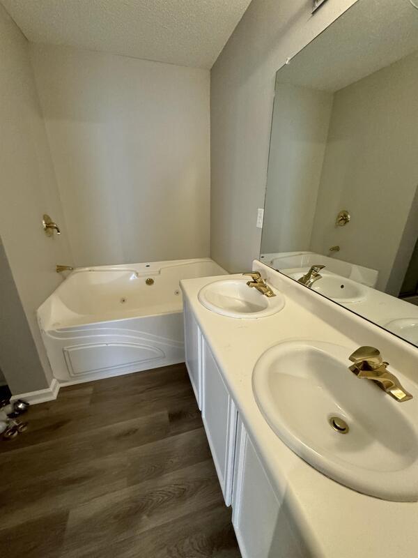 Building Photo - 1916 Chadberry Walk