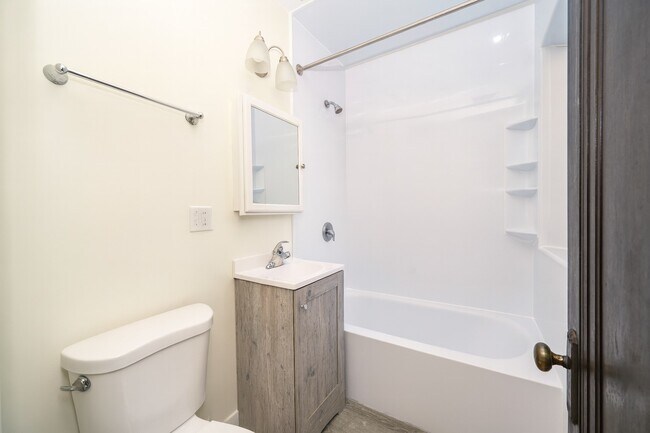 Building Photo - 5501 W School St