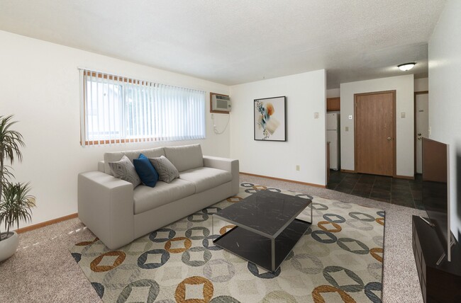 Fargo, ND White Ridge Apartments | Living - White Ridge