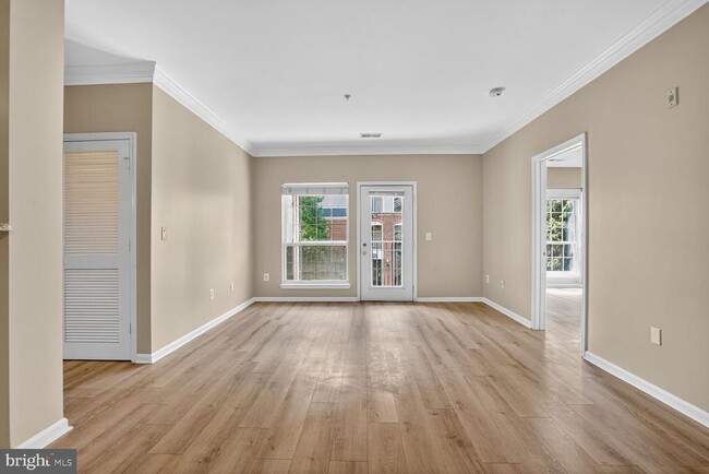 Building Photo - 4850 Eisenhower Ave