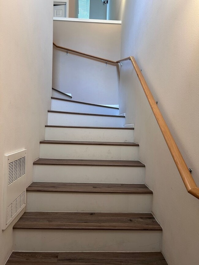 Building Photo - Charming & Modern 2-Bedroom Ashburn Community Townhome