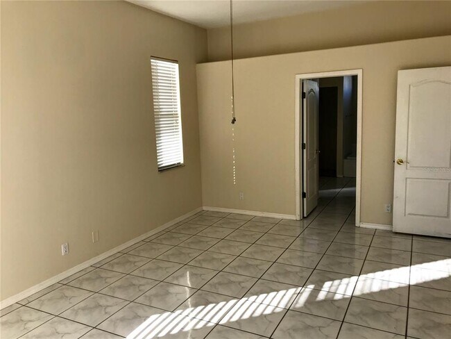 Building Photo - 3706 72nd Terrace E