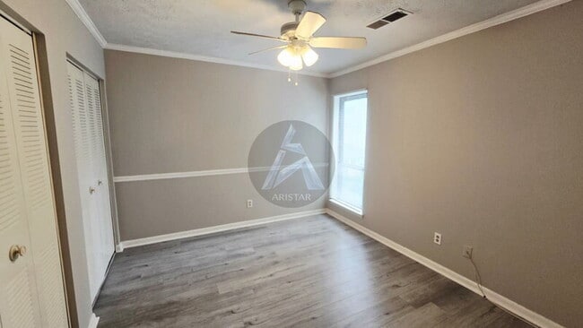 Building Photo - 2646 Briarwood Dr SE