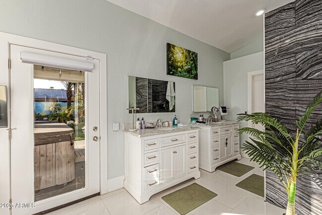 Building Photo - 12528 N 78th St