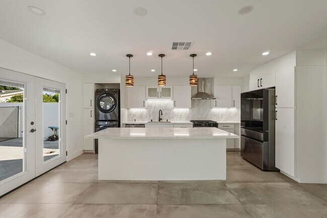 Building Photo - Newly Rebuilt Luxury 3 Bed Home with Pool, Designer Kitchen, Huge Courtyard, Near Topanga Mall