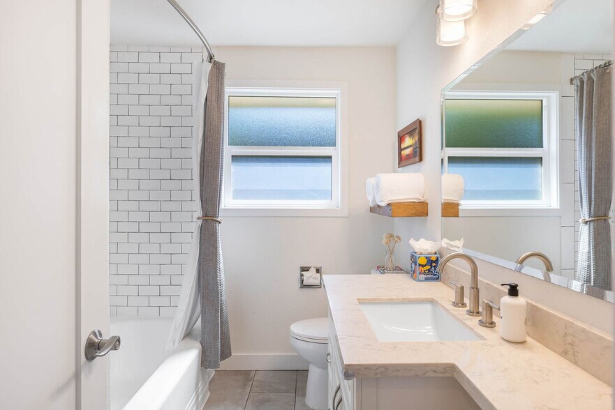 Building Photo - 9024 40th Ave SW