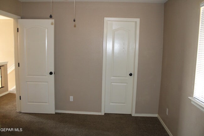 Building Photo - 3100 Amistoso St