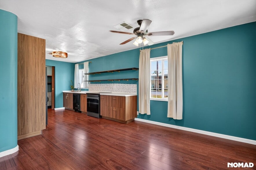 Building Photo - 1700 W Elm St