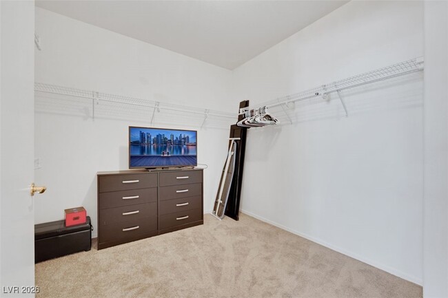 Building Photo - 1935 Valley Center Dr