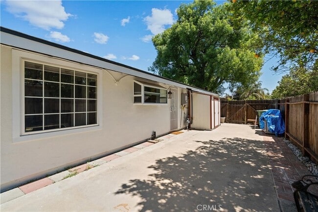 Building Photo - 7957 Sale Ave