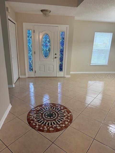 Building Photo - 744 Paris Dr