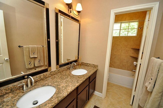 Building Photo - 6530 Adobe Trails Dr