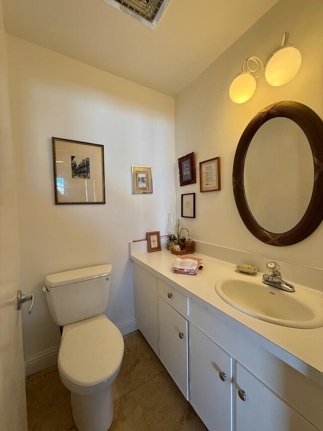 Building Photo - 39 Porto Bello Dr