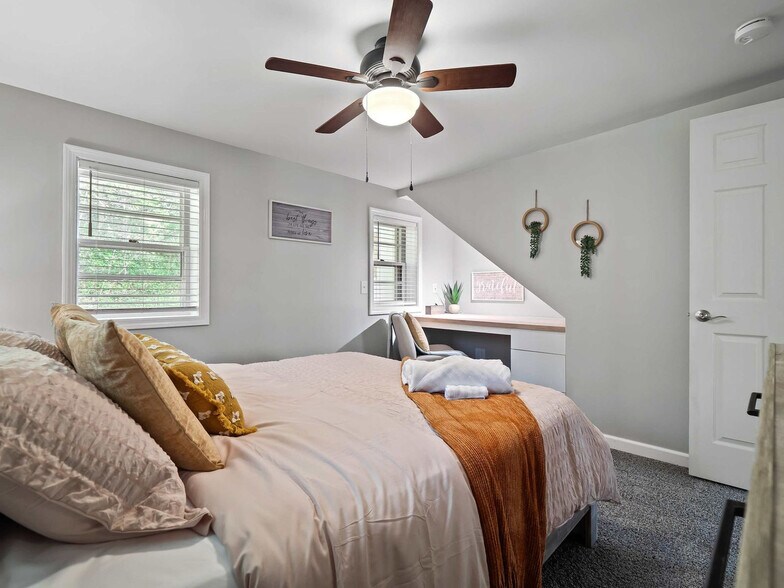 Building Photo - 7268 Leafygreen St