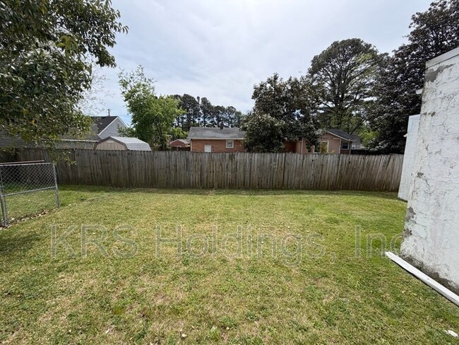 Building Photo - 28 Gillis Rd