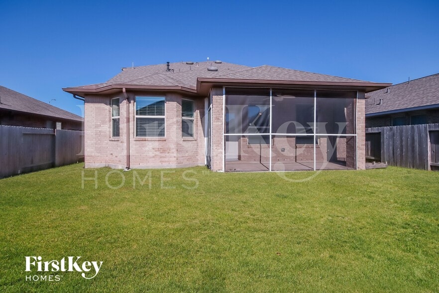 Building Photo - 4820 La Piedra Ln