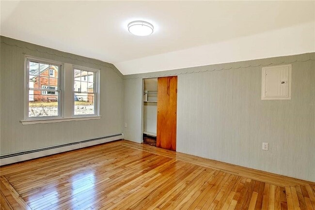 Building Photo - 66 Tyndall Ave