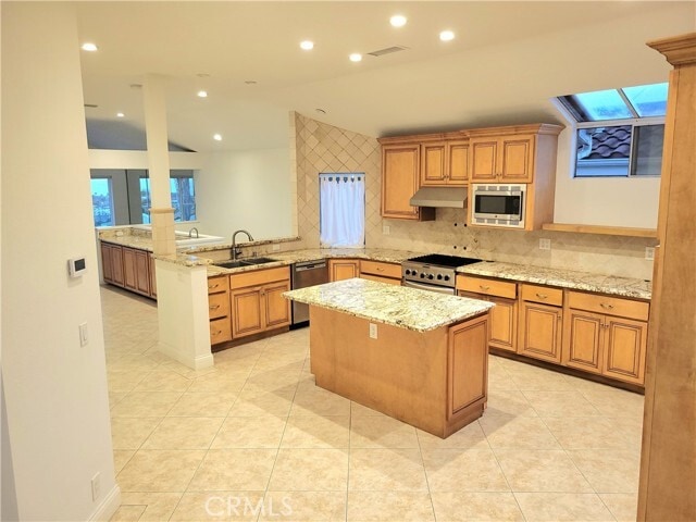 Building Photo - 24832 Sunstar Ln