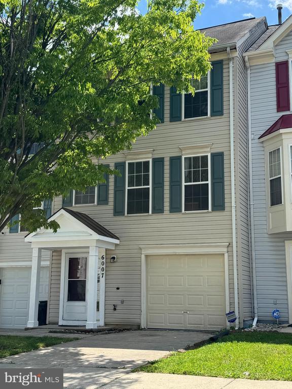 Building Photo - 6007 Rose Bay Dr