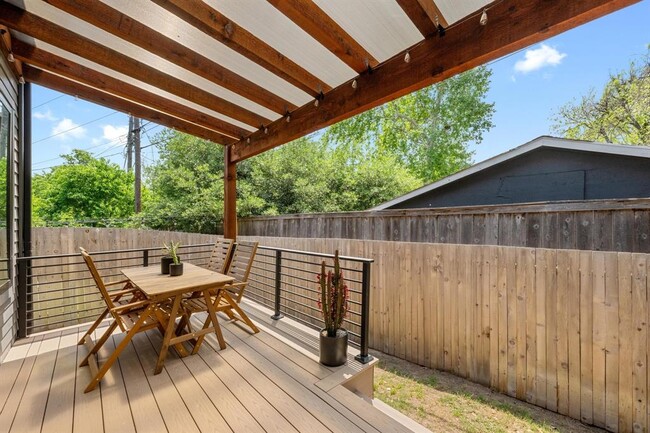 Building Photo - 629 Amesbury Ln
