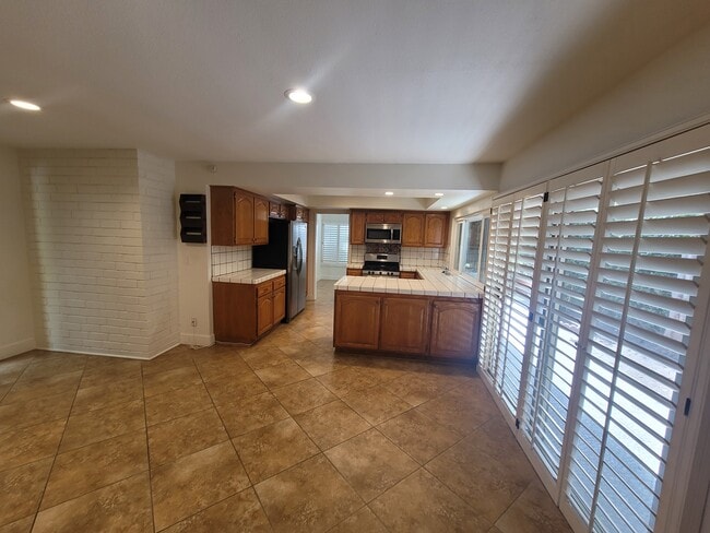 Building Photo - 1081 Triunfo Canyon Rd