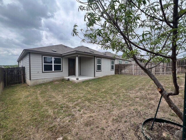 Building Photo - 3/2 in VOSS FARMS