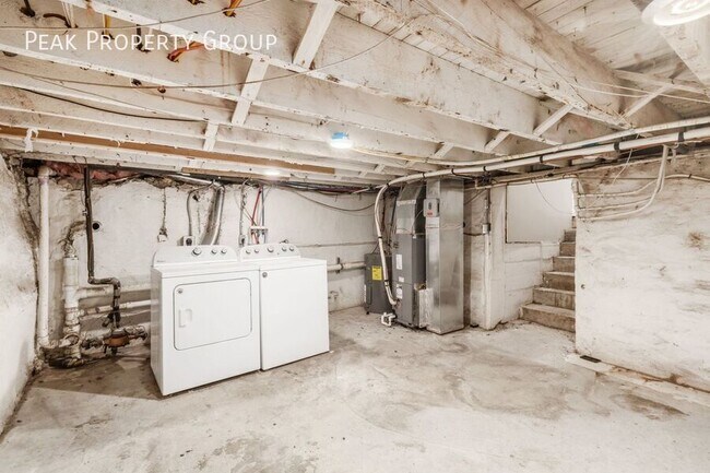 Building Photo - 77 E 7th Ave