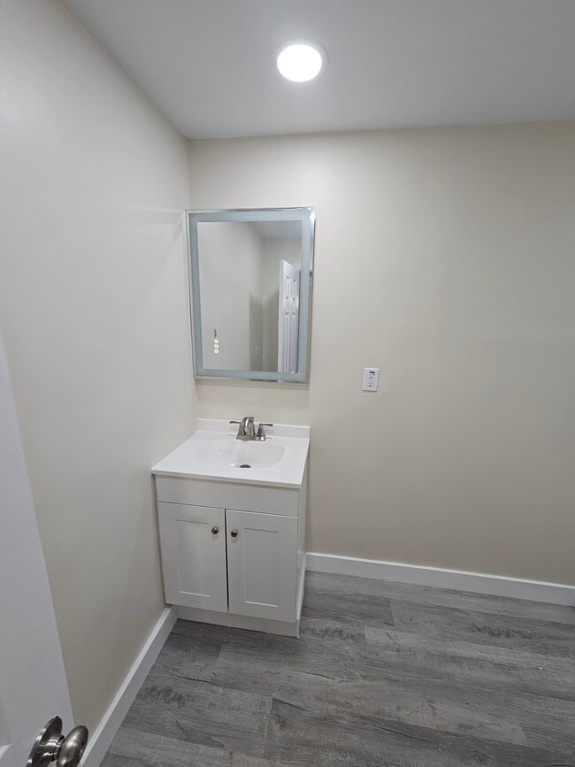 Building Photo - 507 E Water St