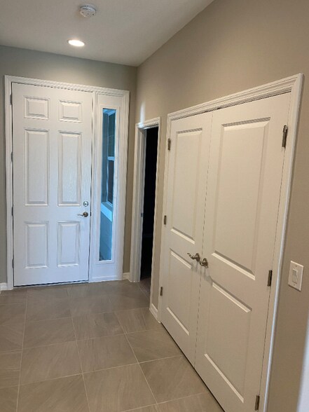 Building Photo - 8523 Loren Cove Dr