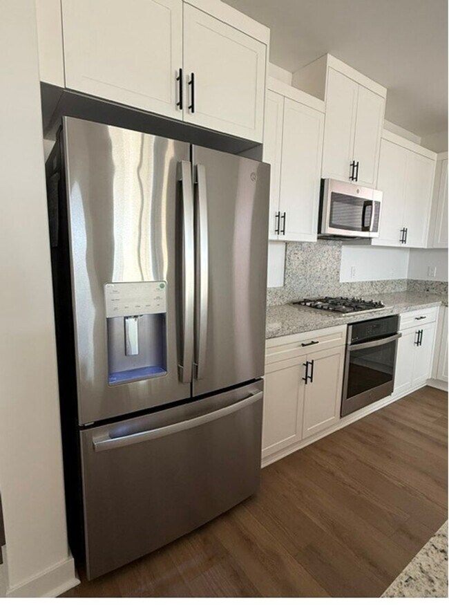Building Photo - Beautiful New-Build Home in Peaceful Wine Country Setting