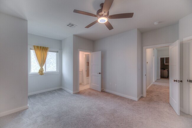 Building Photo - 4608 S Retana Ave W