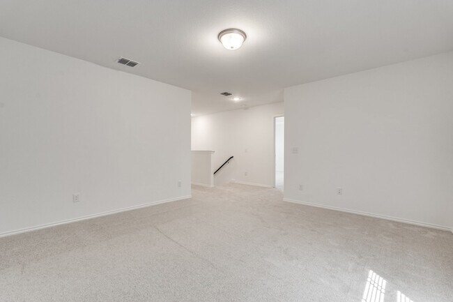Building Photo - 16048 Isles Dr