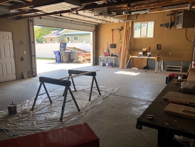 Building Photo - 6243 Gray St