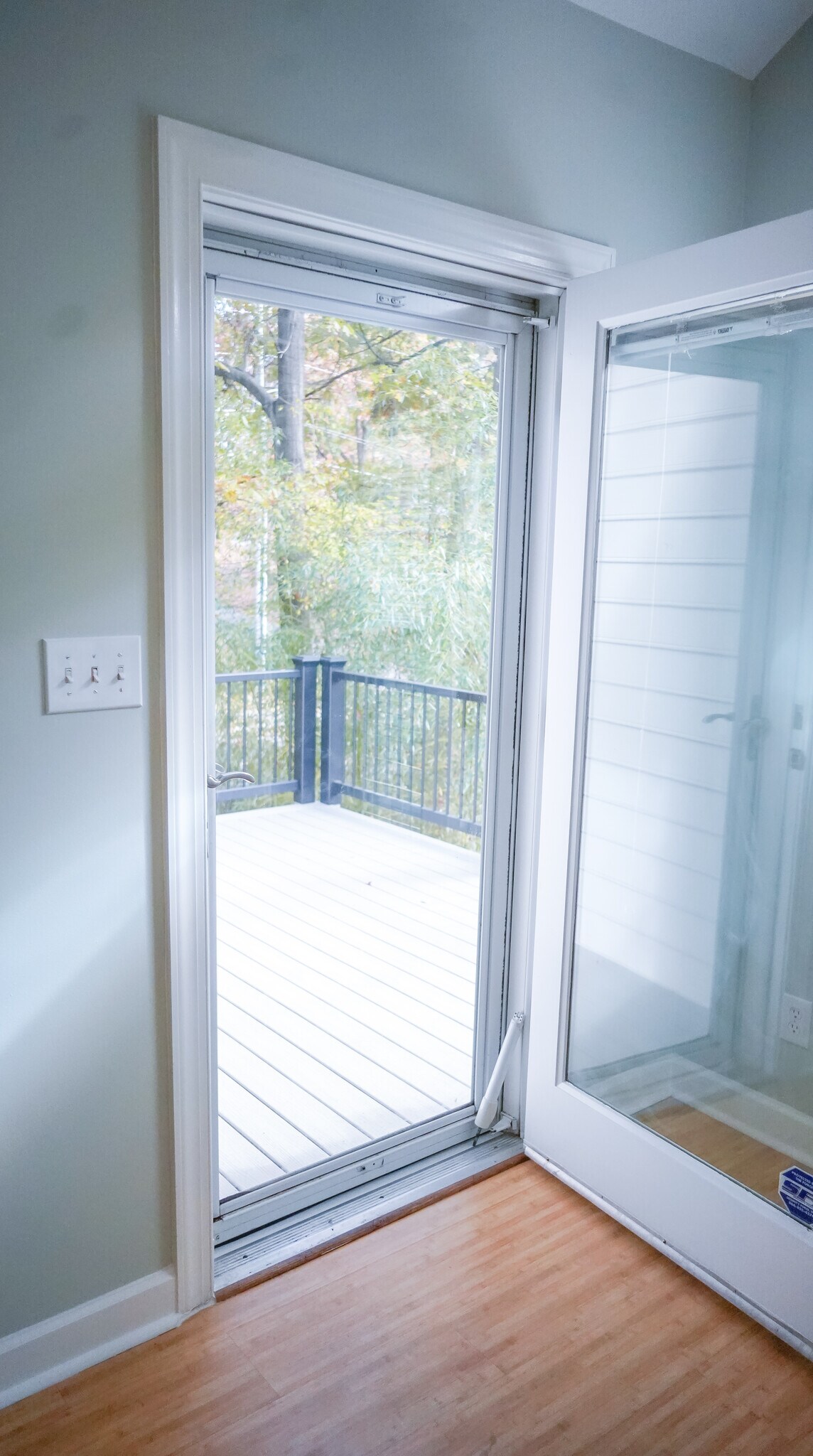 Building Photo - 3801 Lake Point Cir