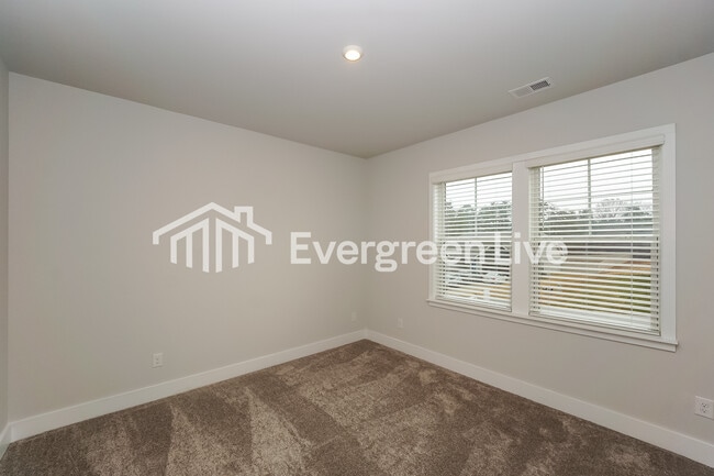 Building Photo - 108 Brk Frst Ct