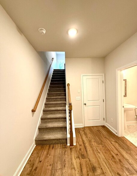 Building Photo - 1278 Ainsworth Alley