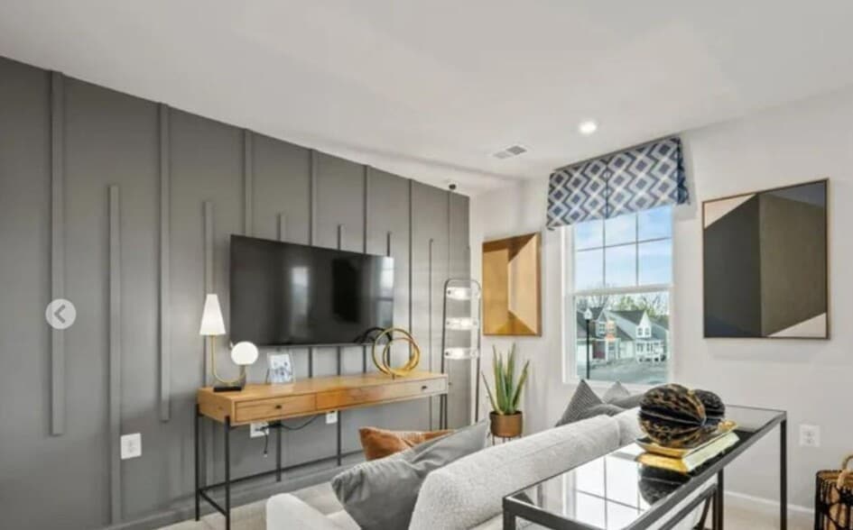 office / enterntainment room - 10 Coolidge Ave