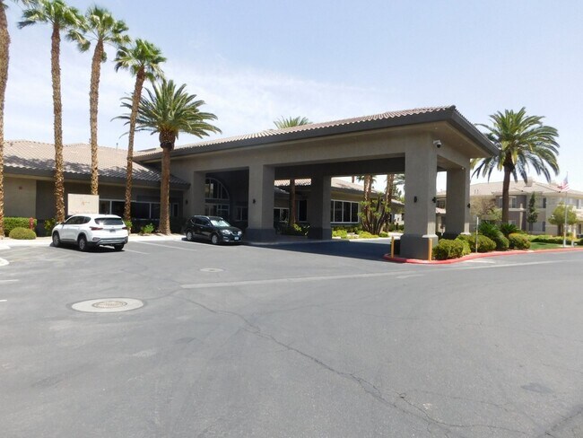 Building Photo - GORGEOUS FULLY FURNISHED 2 BEDROOM UNIT*GA...