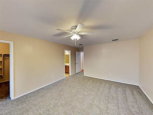 Building Photo - 1128 Maplewood Ln