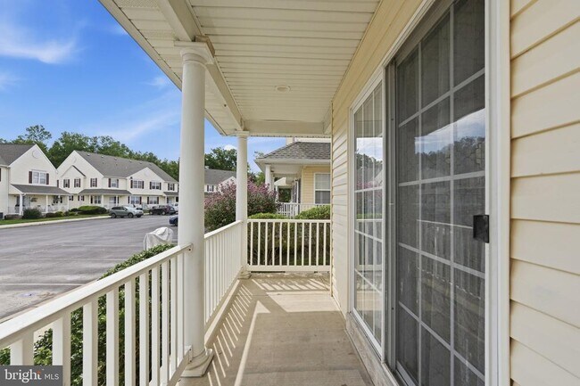 Building Photo - 221 Prairie Ct