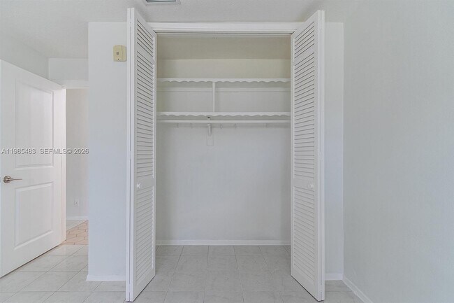 Building Photo - 700 Layne Blvd