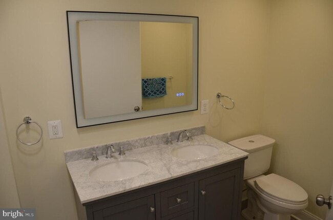 Building Photo - 9012 Paddock Ln