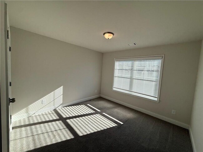 Building Photo - 7327 Rocklin Ln