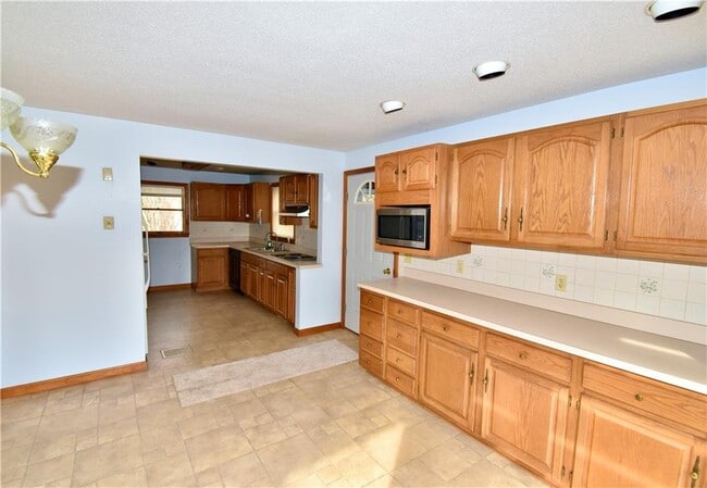 Building Photo - 10 Joanth Terrace