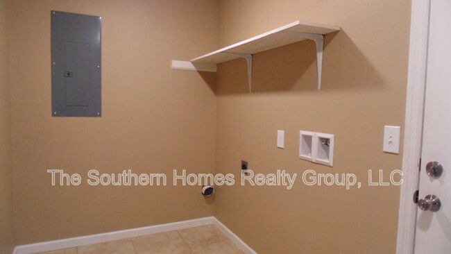 Building Photo - 1921 Co Rd 561