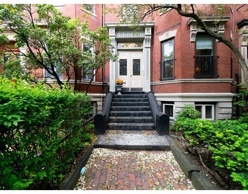 Building Photo - 352 Marlborough St
