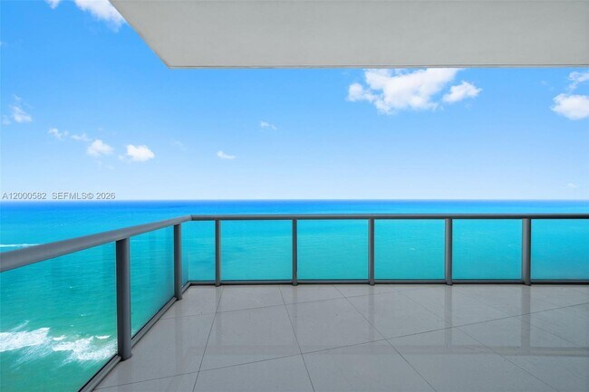 Building Photo - 17121 Collins Ave