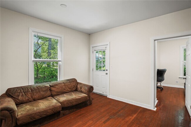 Building Photo - 409 S Aurora St