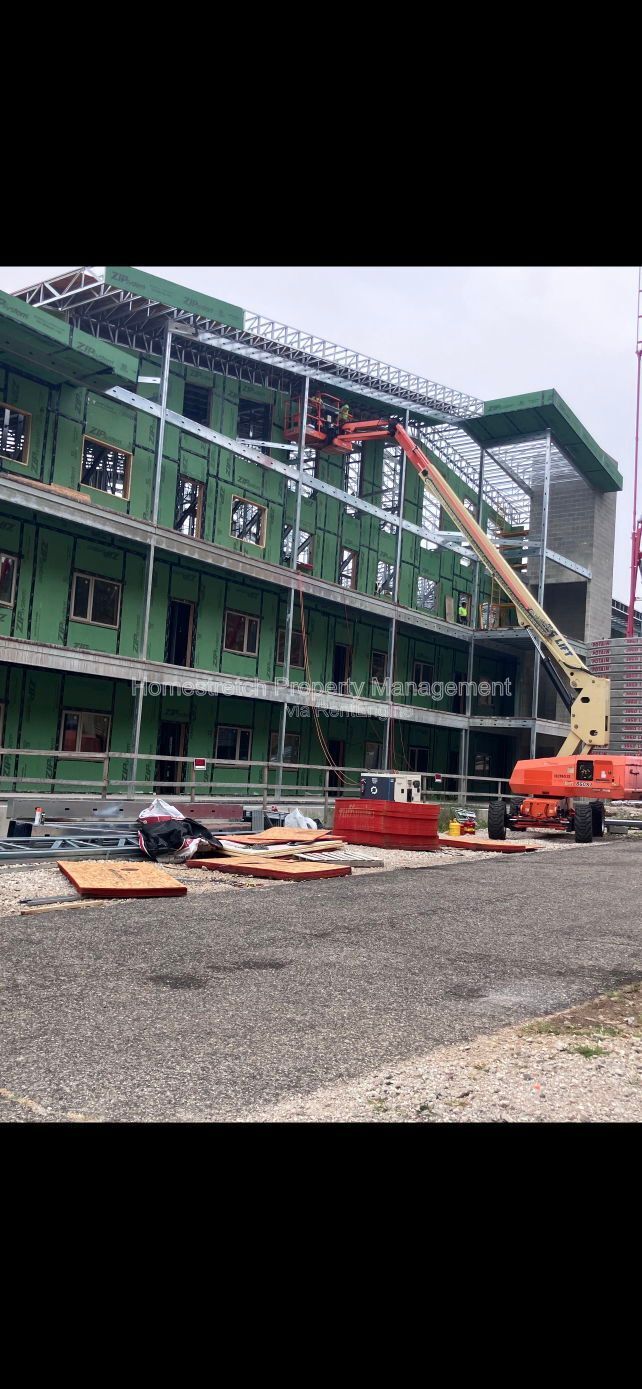 Building Photo - 5 Lake Rd