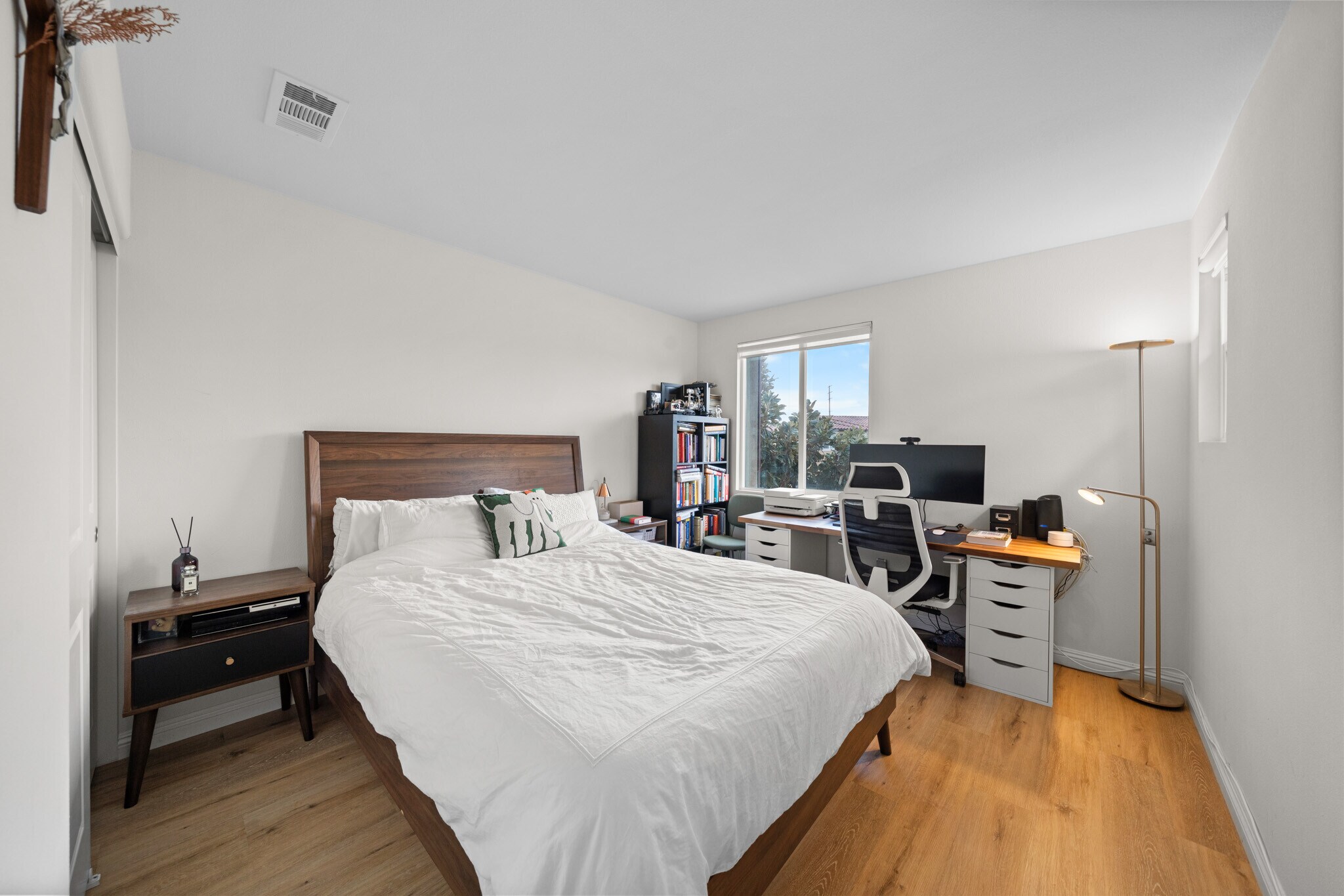 Building Photo - 15026 Olive Ln